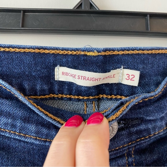 Levi’s Ribcage Straight Ankle Jeans Button Fly Distressed 32 Blue - Picture 3 of 9